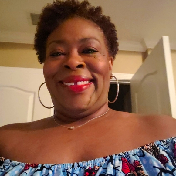 Meet your Posher, Marti - Picture 1 of 1